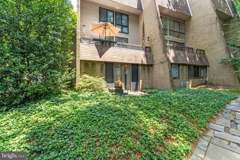 11617 Windbluff Ct #9B, Reston, VA 20191 photo 4
