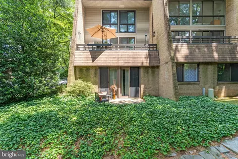 11617 Windbluff Ct #9B, Reston, VA 20191 photo 5