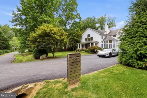 2850 Rosemary Ln, Falls Church, VA 22042