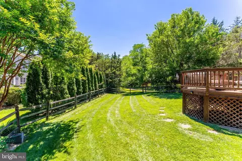 Exterior - 12809 Tournament Dr, Reston, VA 20191 photo 14 of 19