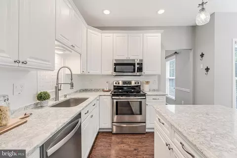 Kitchen - 12809 Tournament Dr, Reston, VA 20191 photo 3 of 6