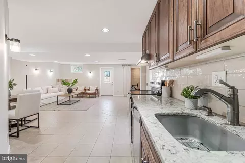 Kitchen - 12809 Tournament Dr, Reston, VA 20191 photo 6 of 6