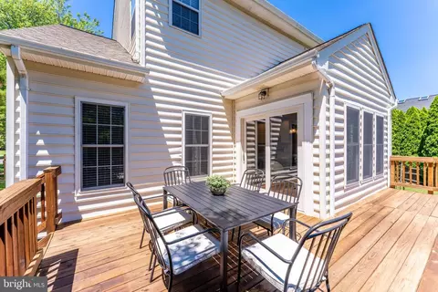Exterior - 12809 Tournament Dr, Reston, VA 20191 photo 16 of 19