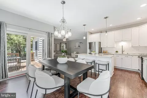 Dining - 12809 Tournament Dr, Reston, VA 20191 photo 3 of 6