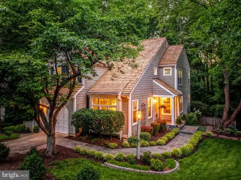 11634 Springhouse Pl, Reston, VA 20194