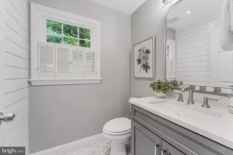 Bath - 11634 Springhouse Pl, Reston, VA 20194 photo 1 of 8