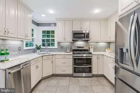 Kitchen - 11634 Springhouse Pl, Reston, VA 20194 photo 1 of 6