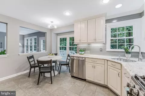 Kitchen - 11634 Springhouse Pl, Reston, VA 20194 photo 4 of 6