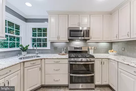 Kitchen - 11634 Springhouse Pl, Reston, VA 20194 photo 3 of 6
