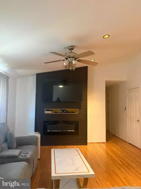 6113 Pioneer Dr, Springfield, VA 22150 photo 3