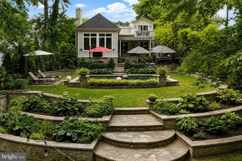 6407 Olmi Landrith Dr, Alexandria, VA 22307