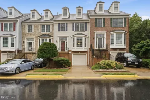 7035 Kings Manor Dr, Alexandria, VA 22315