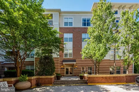 9480 Virginia Center Blvd #111, Vienna, VA 22181