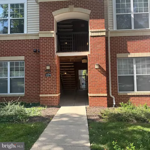 11379 Aristotle Dr #10-207, Fairfax, VA 22030