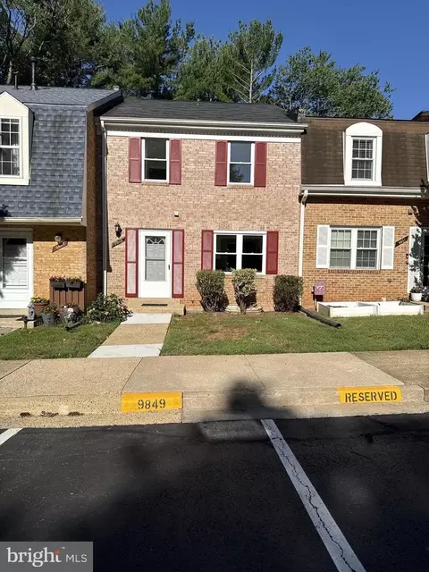 9849 Lakepointe Dr, Burke, VA 22015
