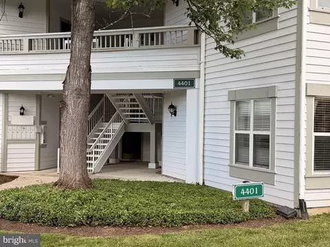 4401 Fair Stone Dr #102, Fairfax, VA 22033
