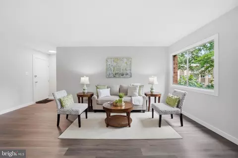 8003 Chanute Pl #8, Falls Church, VA 22042