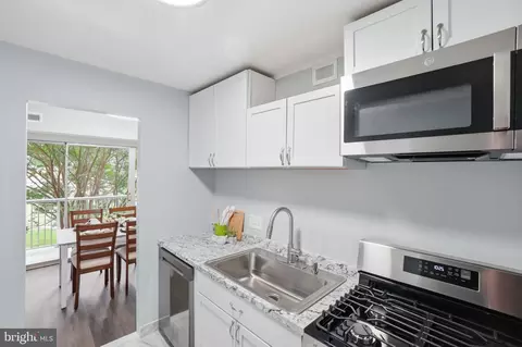 8003 Chanute Pl #8, Falls Church, VA 22042