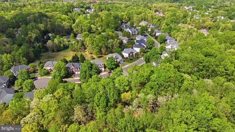 View/Area - 7323 Laurel Creek Ct, Springfield, VA 22150 photo 10 of 10