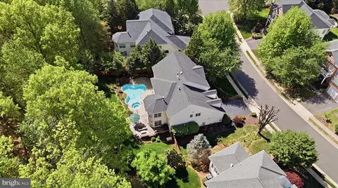View/Area - 7323 Laurel Creek Ct, Springfield, VA 22150 photo 4 of 10