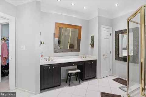 Bath - 7323 Laurel Creek Ct, Springfield, VA 22150 photo 7 of 10