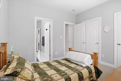 Bedroom - 7323 Laurel Creek Ct, Springfield, VA 22150 photo 5 of 7