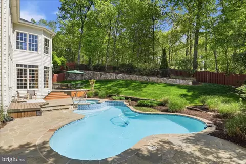 Exterior - 7323 Laurel Creek Ct, Springfield, VA 22150 photo 7 of 9