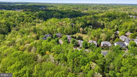 View/Area - 7323 Laurel Creek Ct, Springfield, VA 22150 photo 9 of 10