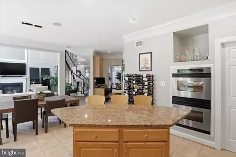 Kitchen - 7323 Laurel Creek Ct, Springfield, VA 22150 photo 3 of 4