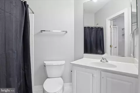 Bath - 7323 Laurel Creek Ct, Springfield, VA 22150 photo 5 of 10