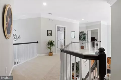 Entry Way - 7323 Laurel Creek Ct, Springfield, VA 22150 photo 5 of 7