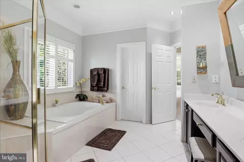 Bath - 7323 Laurel Creek Ct, Springfield, VA 22150 photo 8 of 10