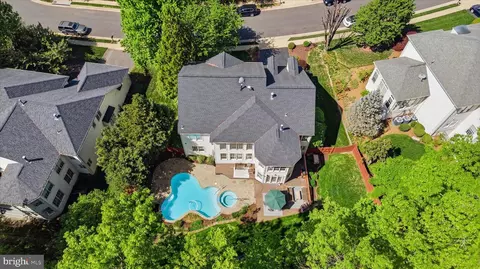 View/Area - 7323 Laurel Creek Ct, Springfield, VA 22150 photo 5 of 10