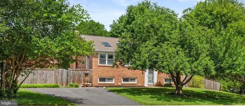 6900 Southridge Dr, Mclean, VA 22101