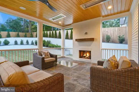 Exterior - 6008 Oakdale Rd, Mclean, VA 22101 photo 3 of 14