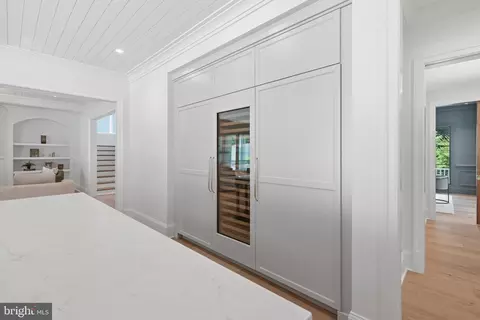 Entry Way - 6008 Oakdale Rd, Mclean, VA 22101 photo 6 of 25