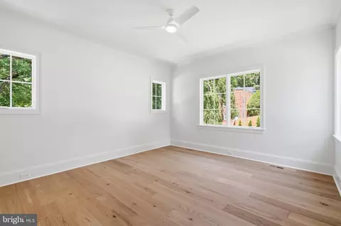 Bedroom - 6008 Oakdale Rd, Mclean, VA 22101 photo 3 of 14
