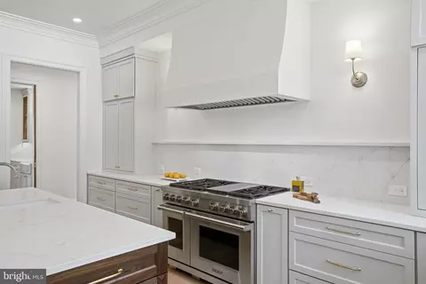 Kitchen - 6008 Oakdale Rd, Mclean, VA 22101 photo 5 of 5