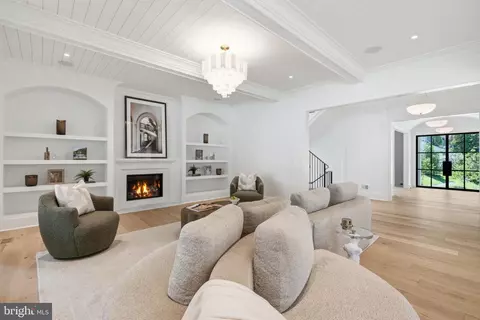 Living - 6008 Oakdale Rd, Mclean, VA 22101 photo 1 of 5