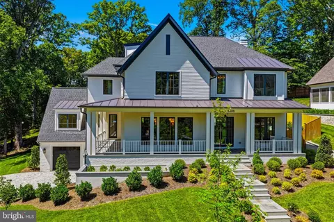 Exterior - 6008 Oakdale Rd, Mclean, VA 22101 photo 13 of 14