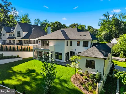 Exterior - 6008 Oakdale Rd, Mclean, VA 22101 photo 10 of 14