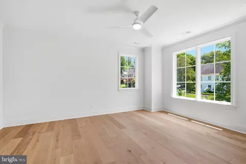 Bedroom - 6008 Oakdale Rd, Mclean, VA 22101 photo 7 of 14
