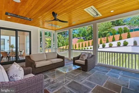 Exterior - 6008 Oakdale Rd, Mclean, VA 22101 photo 5 of 14
