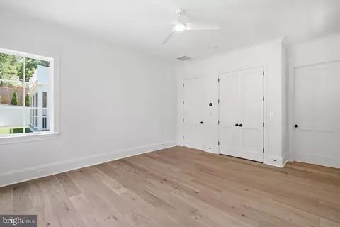 Bedroom - 6008 Oakdale Rd, Mclean, VA 22101 photo 2 of 14