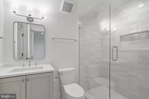 Bath - 6008 Oakdale Rd, Mclean, VA 22101 photo 11 of 12