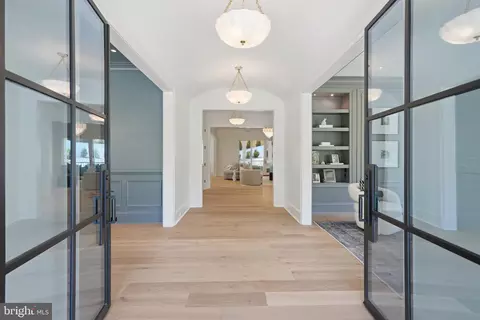 Entry Way - 6008 Oakdale Rd, Mclean, VA 22101 photo 1 of 25