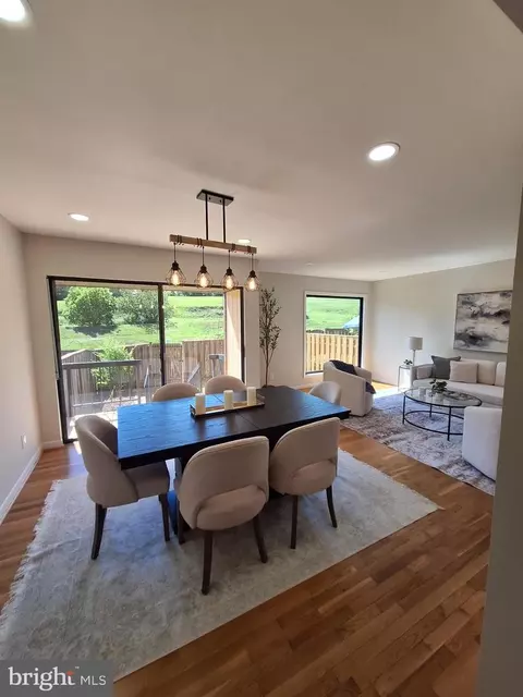 3415 Wheatwheel Ln, Annandale, VA 22003