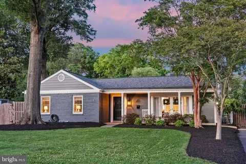 7117 Marlan Dr, Alexandria, VA 22307