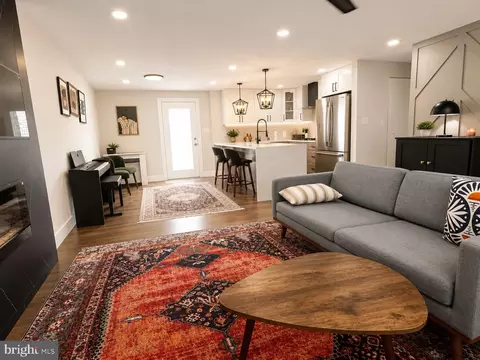 8107 Brown Ct, Alexandria, VA 22306