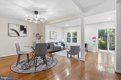 4560 Metro Ct, Annandale, VA 22003